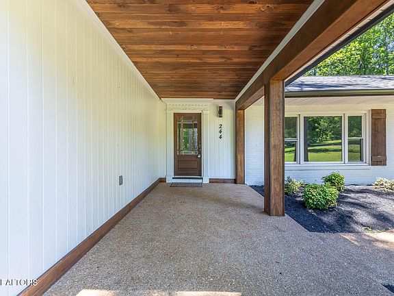 4th image of 244 Guinnwood Ln