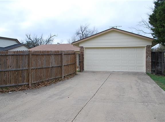 5th image of 907 Carleton Dr