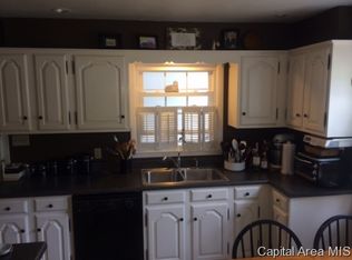 1421 Passavant Dr, Jacksonville, IL