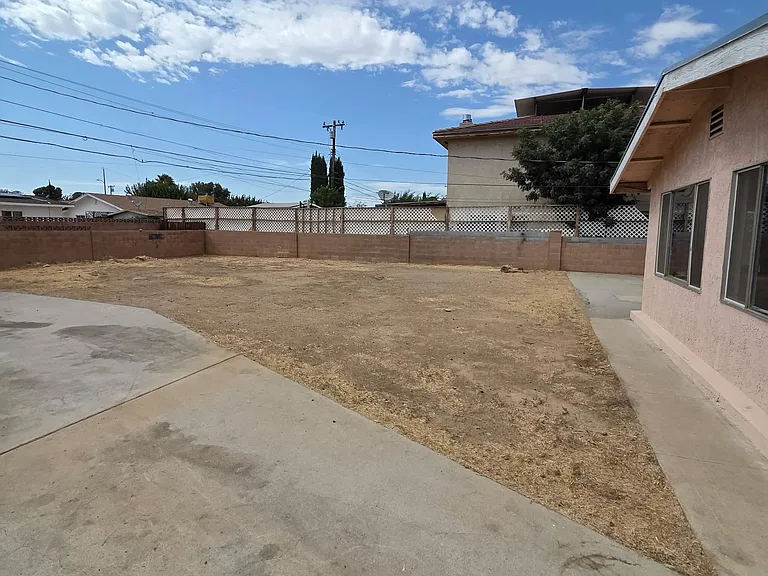38505 4th St E — Photo 5