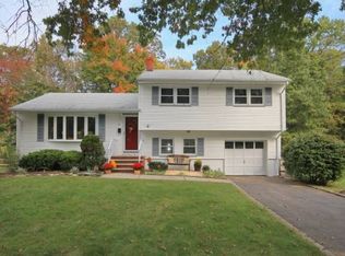 69 Shadow Ln, Berkeley Heights, NJ 07922