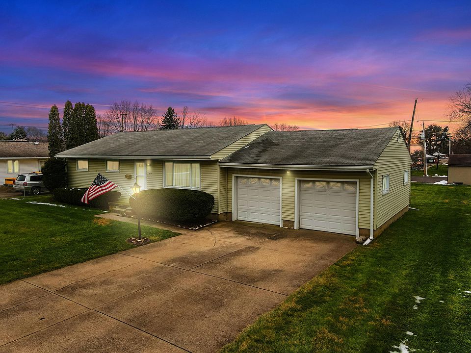 1st image of 11 Carey Ln