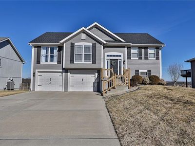 8920 NE Pawpaw Dr, Kansas City, MO, 64157