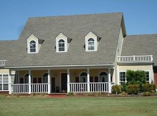 2560 N Center St, Fayetteville, AR 72701