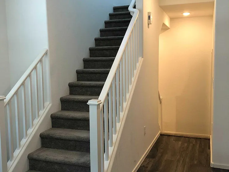 2337 E Huntington Dr — Photo 8