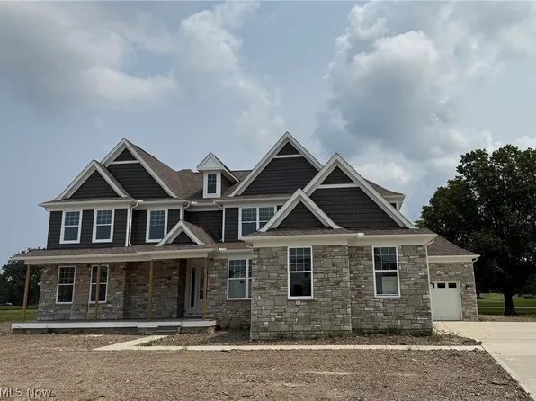 32585 Royal Troon Dr, Avon Lake, OH 44012