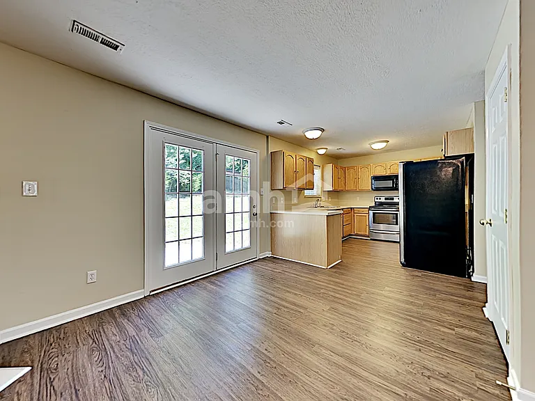 4417 Oakbank Ln — Photo 6