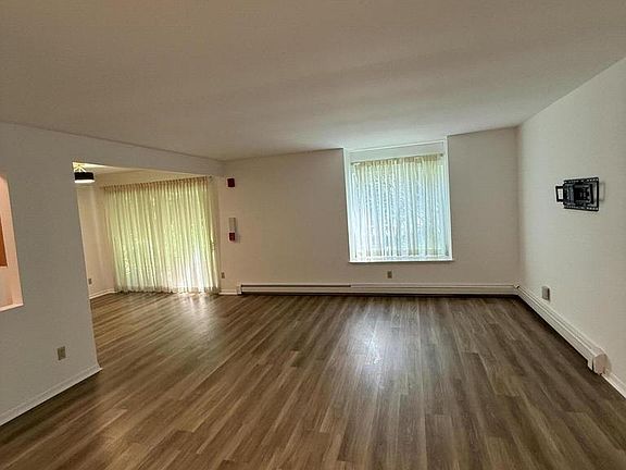 3rd image of 2220 W Good Hope ROAD #21