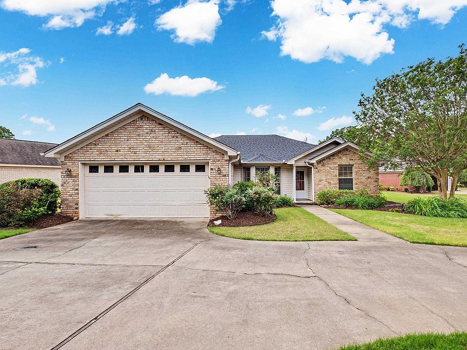 1st image of 4013 Lakewood Valley Dr