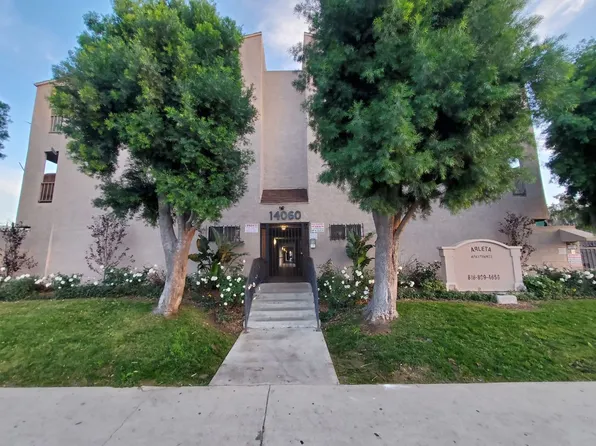 Arleta Apartments, 14060 Van Nuys Blvd #201, Pacoima, CA 91331