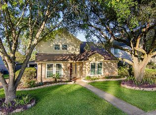 155 Kingsway Dr, Stafford, TX 77477
