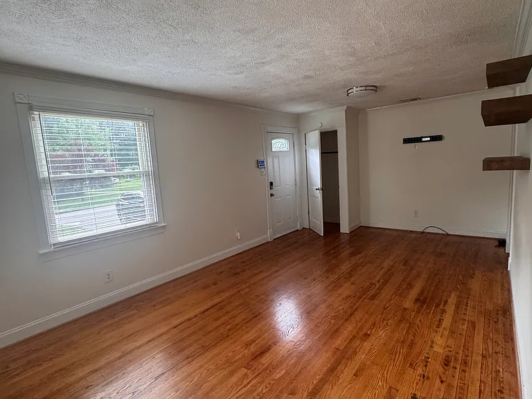 1816 Rockwood Rd — Photo 4