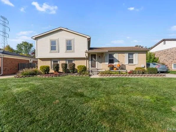18340 Alvaro Ave, Brownstown, MI 48193