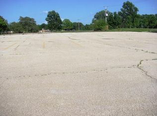 5041 S 4th St, Leavenworth, KS 66048