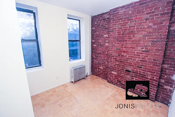 Rented by Jonis Realty | media 5