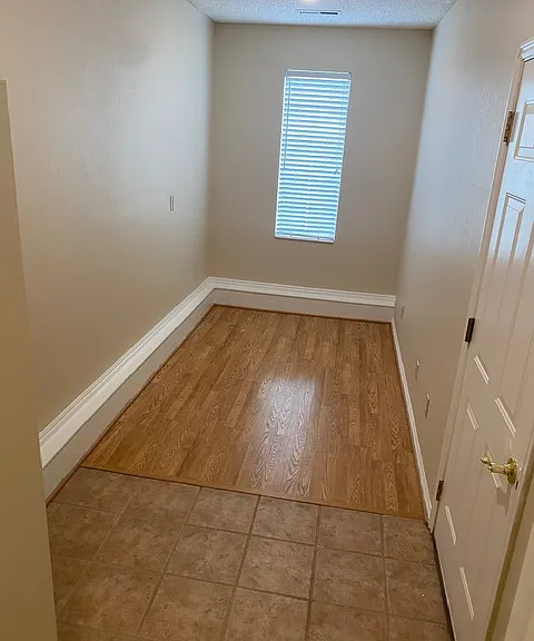 660 E Vermillion Ave — Photo 29