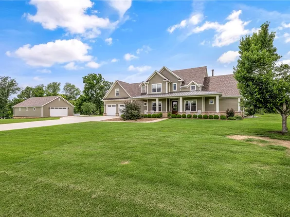 5500 SW Gunstock Rd, Bentonville, AR 72712