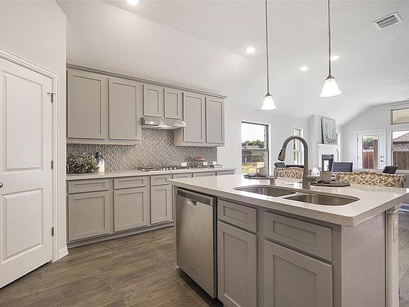 4th image of 1104 Spanish Dove Dr