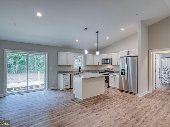 5th image of 305 Coon Run Ln
