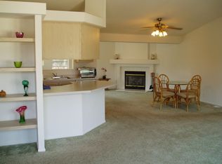 110 Hannalei Dr, Vista, CA 92083