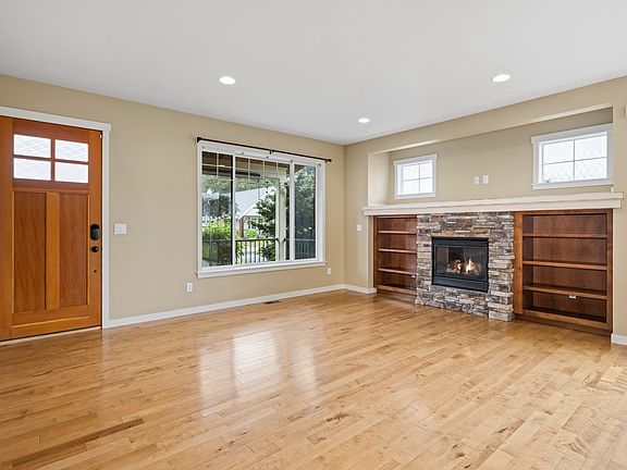 4th image of 1463 Larkspur St
