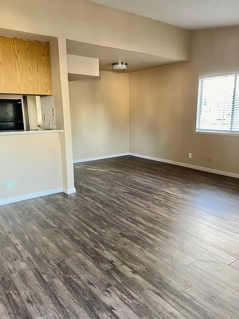 Hollister Apartment Complex — Photo 3