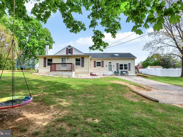 1487 Fire Hall Rd, Spring Grove, PA 17362