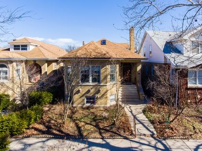 5041 N Saint Louis Ave, Chicago, IL, 60625