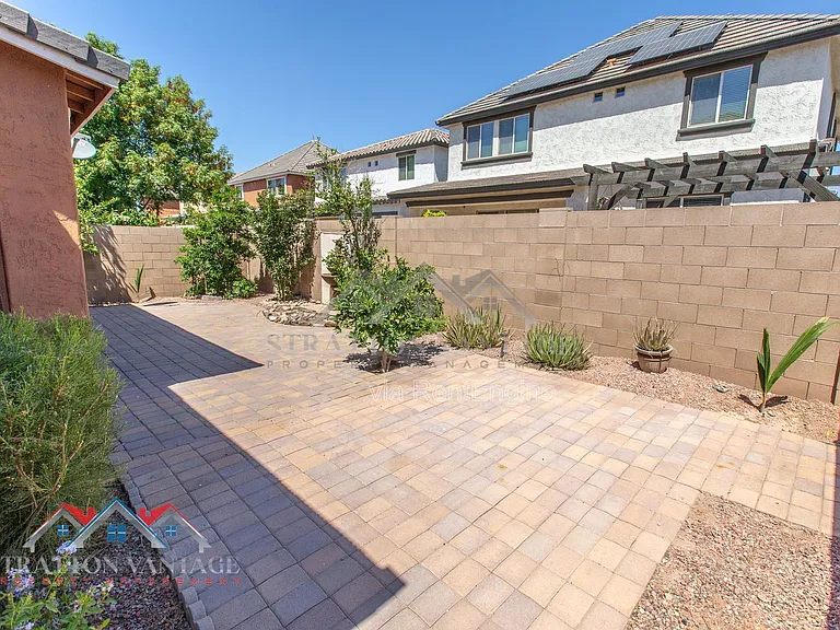 7311 N 90th Ave — Photo 50