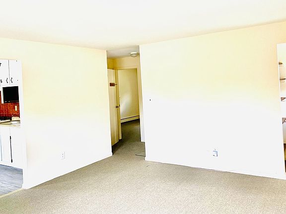 4th image of 60 Sagamore Hill Dr #B