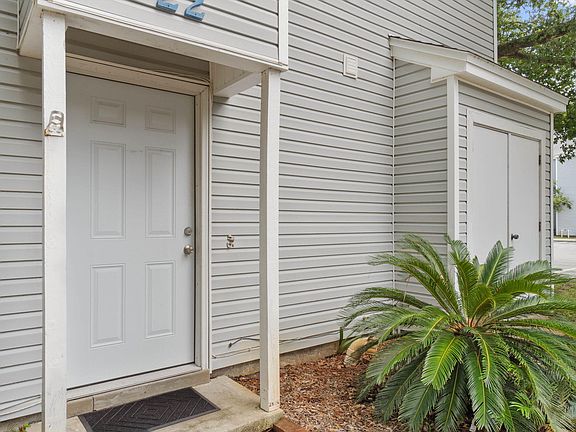 2nd image of 31 Park Cir SE Unit 22