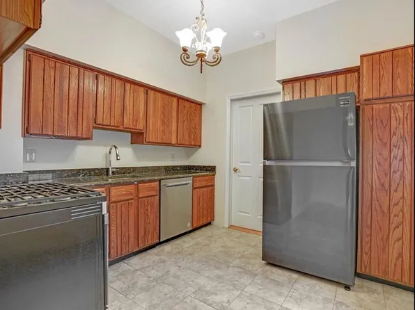 32 46th Street image 5 of 10