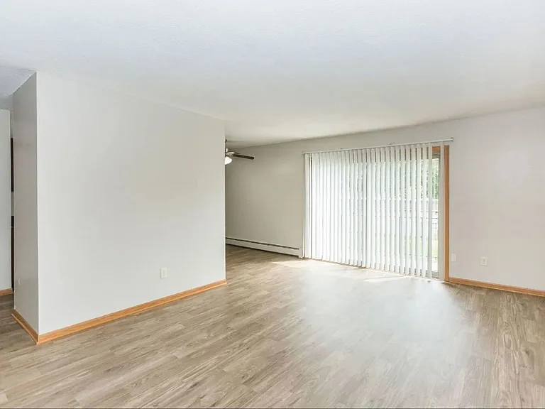 River Ridge Apartments — Photo 112