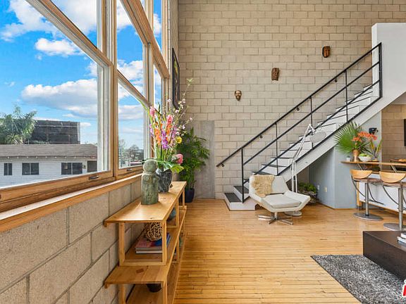 5th image of 717 N Cahuenga Blvd APT A3
