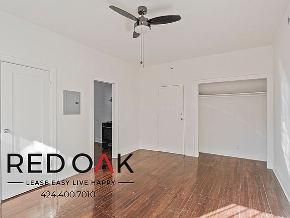 4th image of 245 3/4 N Kenmore Ave #202