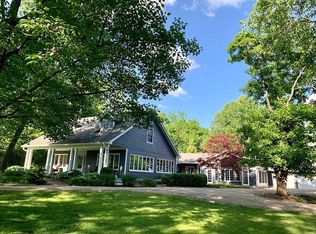 8247 Riverside Dr, Powell, OH 43065