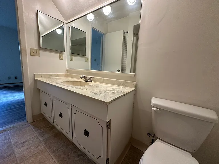 University Park Apartments near Cornell University — Photo 152