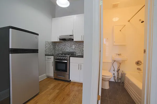 Rented by Prime Square Realty | media 17