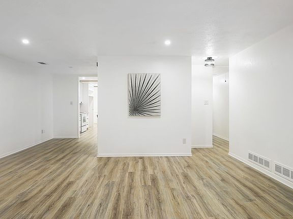 5th image of 2912 Country Place Ct