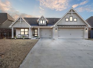 8930 E 133rd St S, Bixby, OK 74008