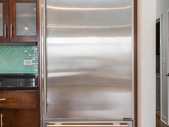 5th image of 1115 N Hermitage Ave APT 1