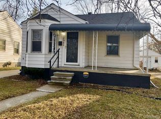 18948 Kenosha St, Harper Woods, MI