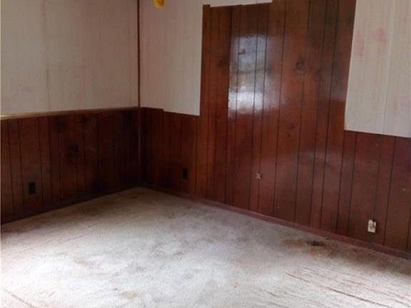 2nd image of 418 Brown Ave