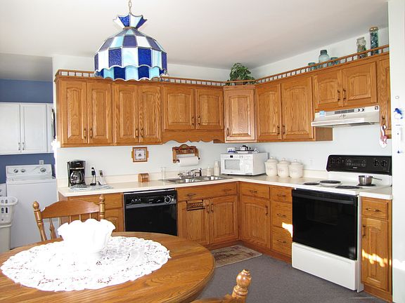 4th image of 404 Southland Dr S