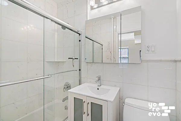 Rented by Yoreevo, LLC | media 14