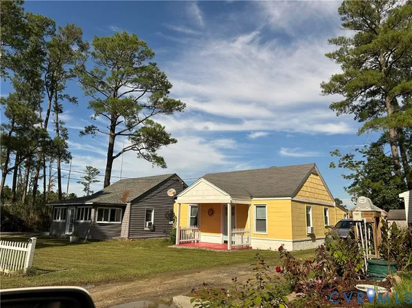 41 Hobday St, North, VA 23128