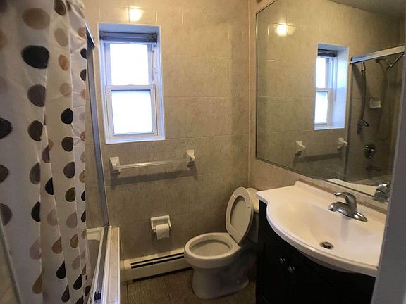 4th image of 6126 162nd St Floor 1