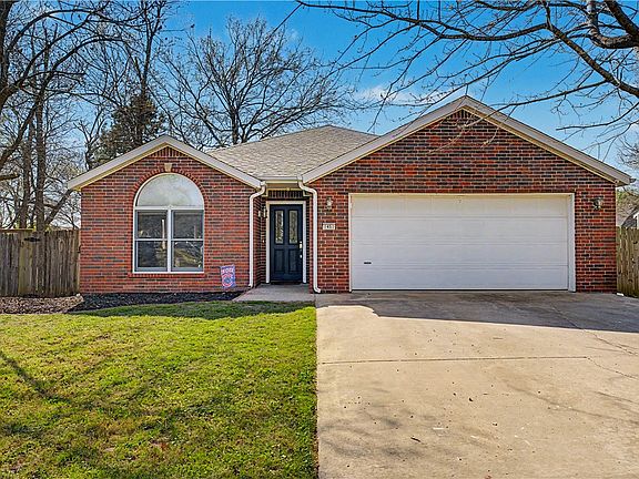 2nd image of 1451 N Greenleaf Dr