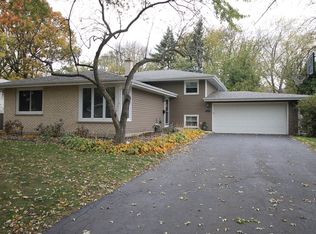 317 Spruce Dr, Naperville, IL