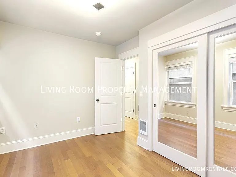 2076 NW Johnson St #104 — Photo 9